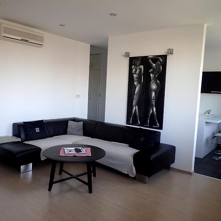 Marguerite Apartment - Parking Including Братислава Екстериор снимка
