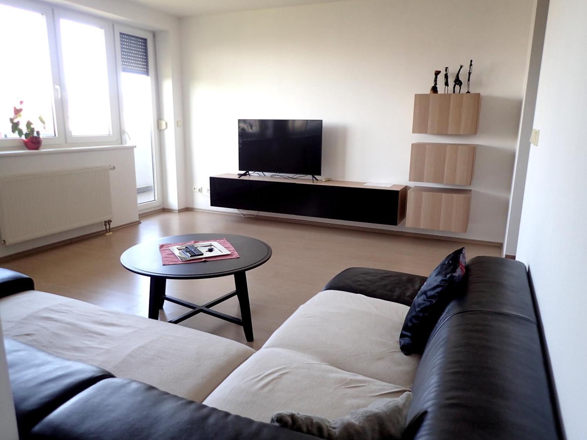 Marguerite Apartment - Parking Including Братислава Екстериор снимка